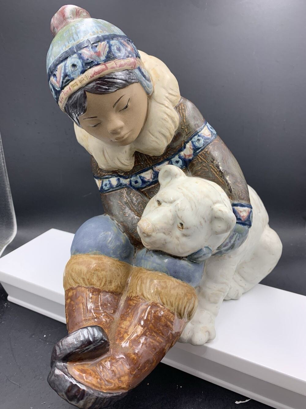 Large LLadro 10" Porcelain Eskimo Playing w/Polar Bear Figurine Juan Huerta
